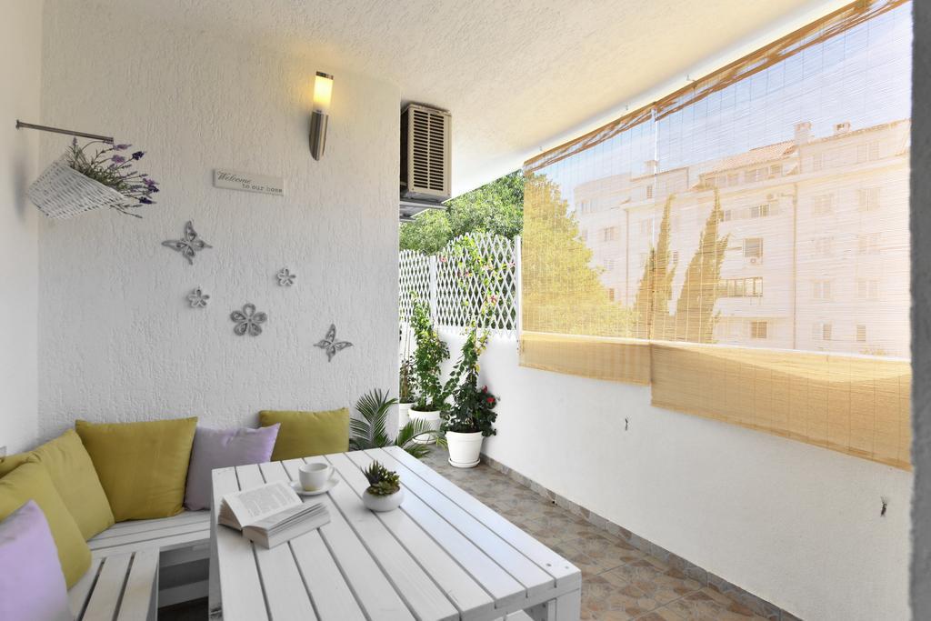 Cozy Beach Apartment Split Exterior photo